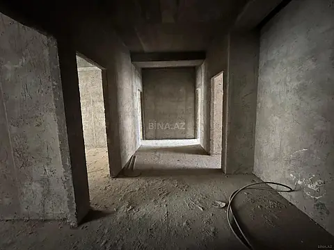 Satılır 4 otaqlı mənzil 162 m²