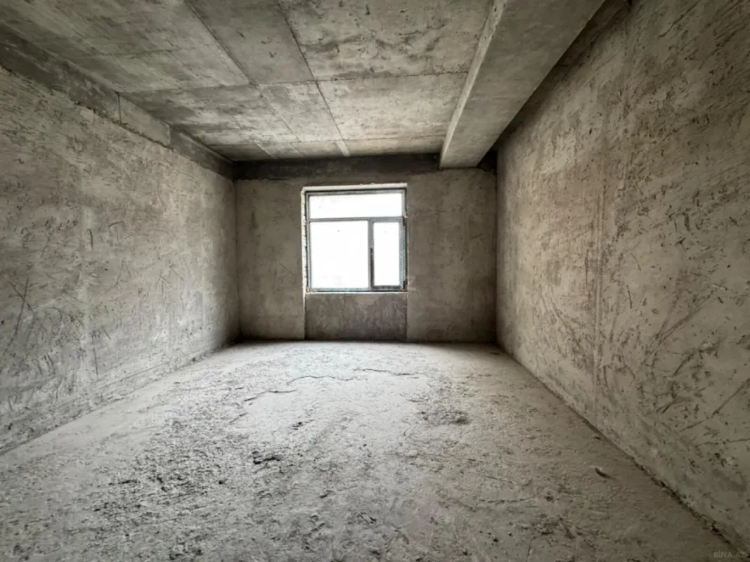 Satılır 4 otaqlı mənzil 162 m²