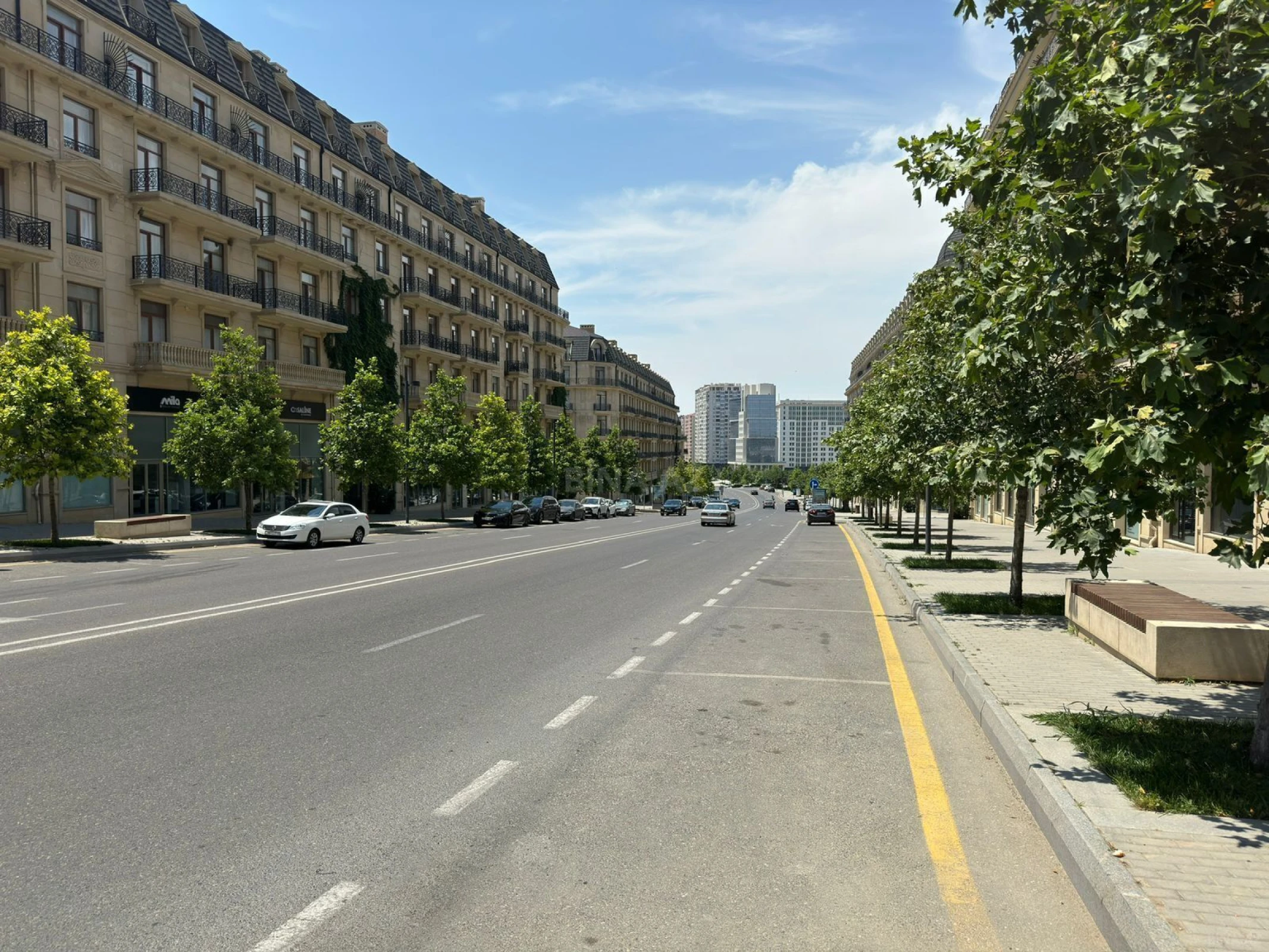 Satılır 4 otaqlı mənzil 162 m²