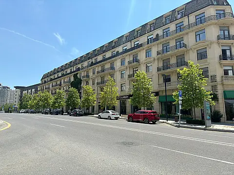 Satılır 4 otaqlı mənzil 162 m² — Bakı 4 otaq 162.00 m²