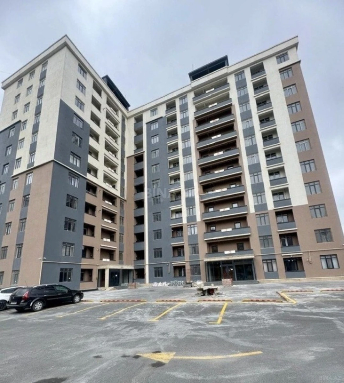 Satılır 2 otaqlı mənzil 67 m²