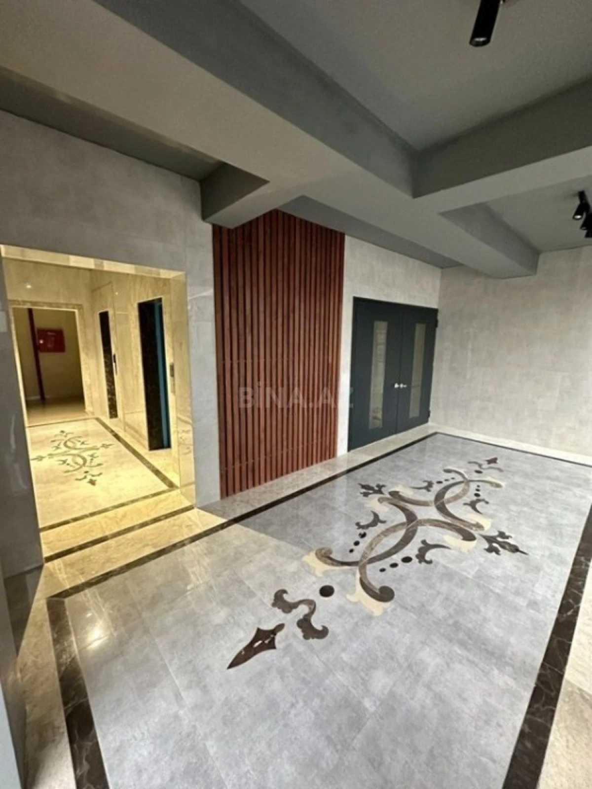 Satılır 2 otaqlı mənzil 67 m²