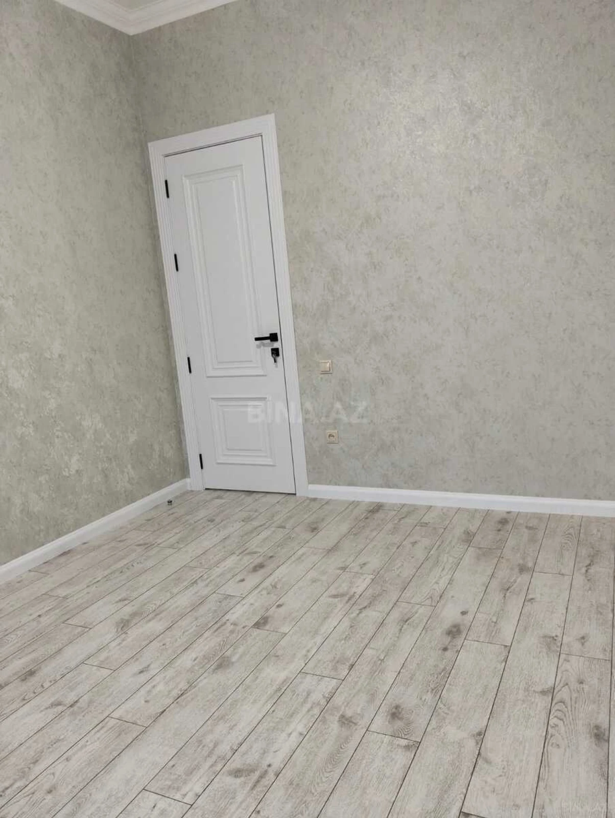 Satılır 2 otaqlı mənzil 67 m²