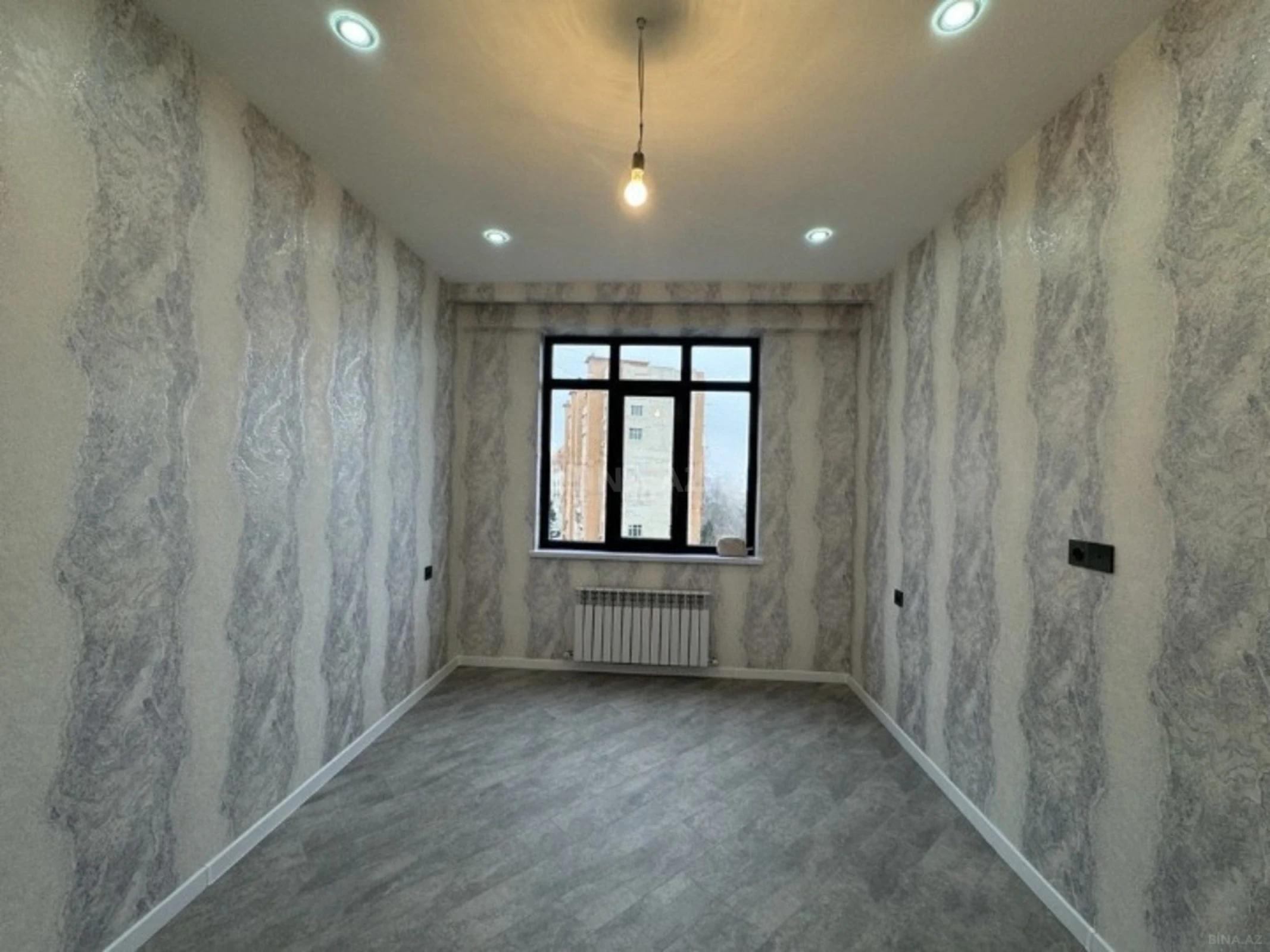 Satılır 2 otaqlı mənzil 67 m²
