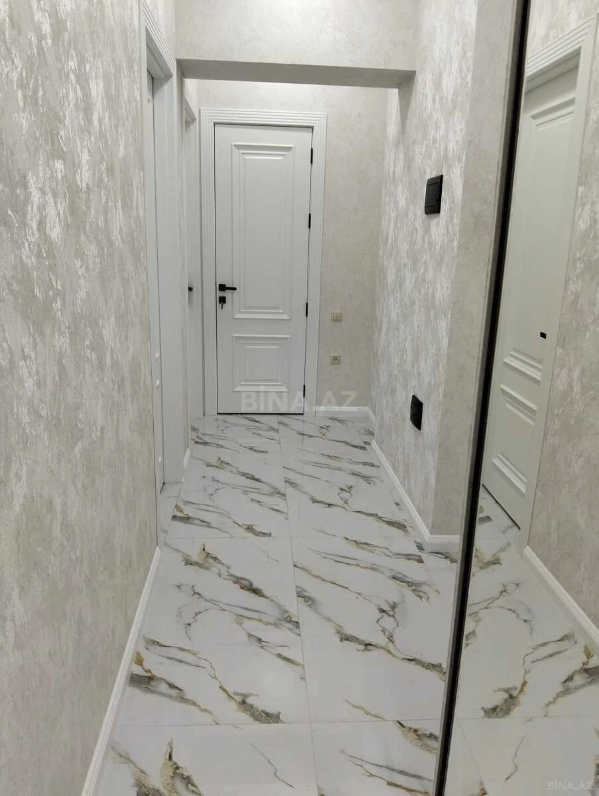 Satılır 2 otaqlı mənzil 67 m²