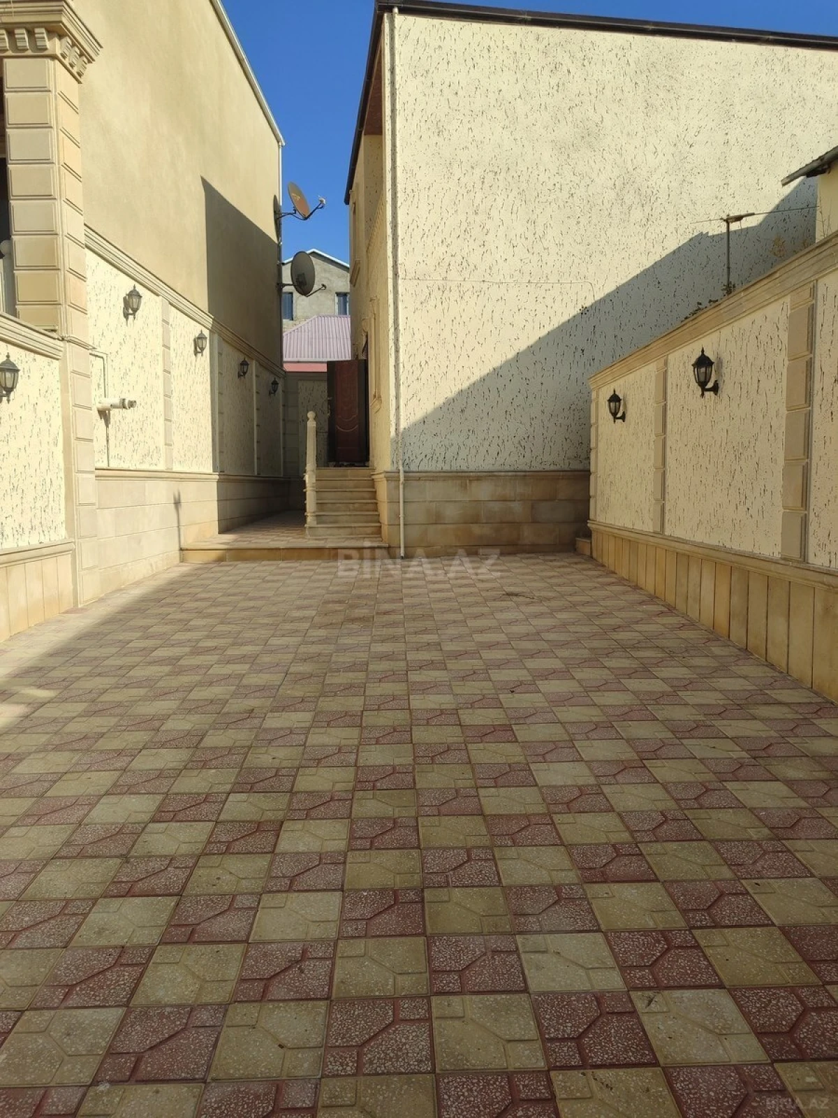 Satılır 4 otaqlı həyət evi 160 m²