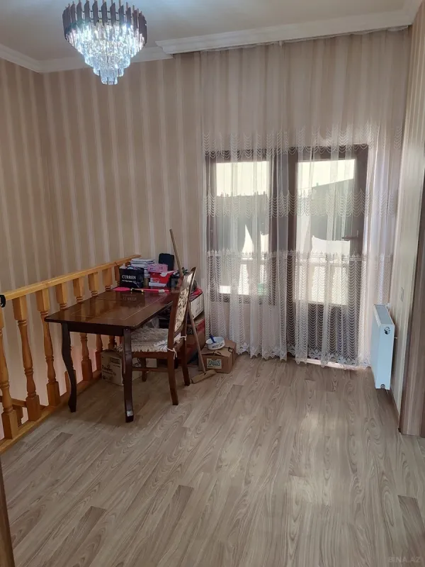 Satılır 4 otaqlı həyət evi 160 m²