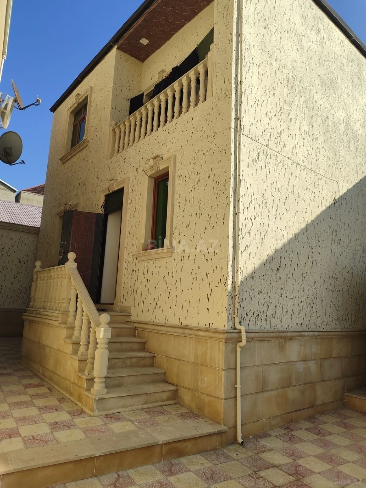 Satılır 4 otaqlı həyət evi 160 m²