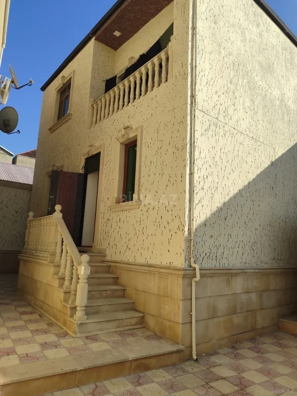 Satılır 4 otaqlı həyət evi 160 m²