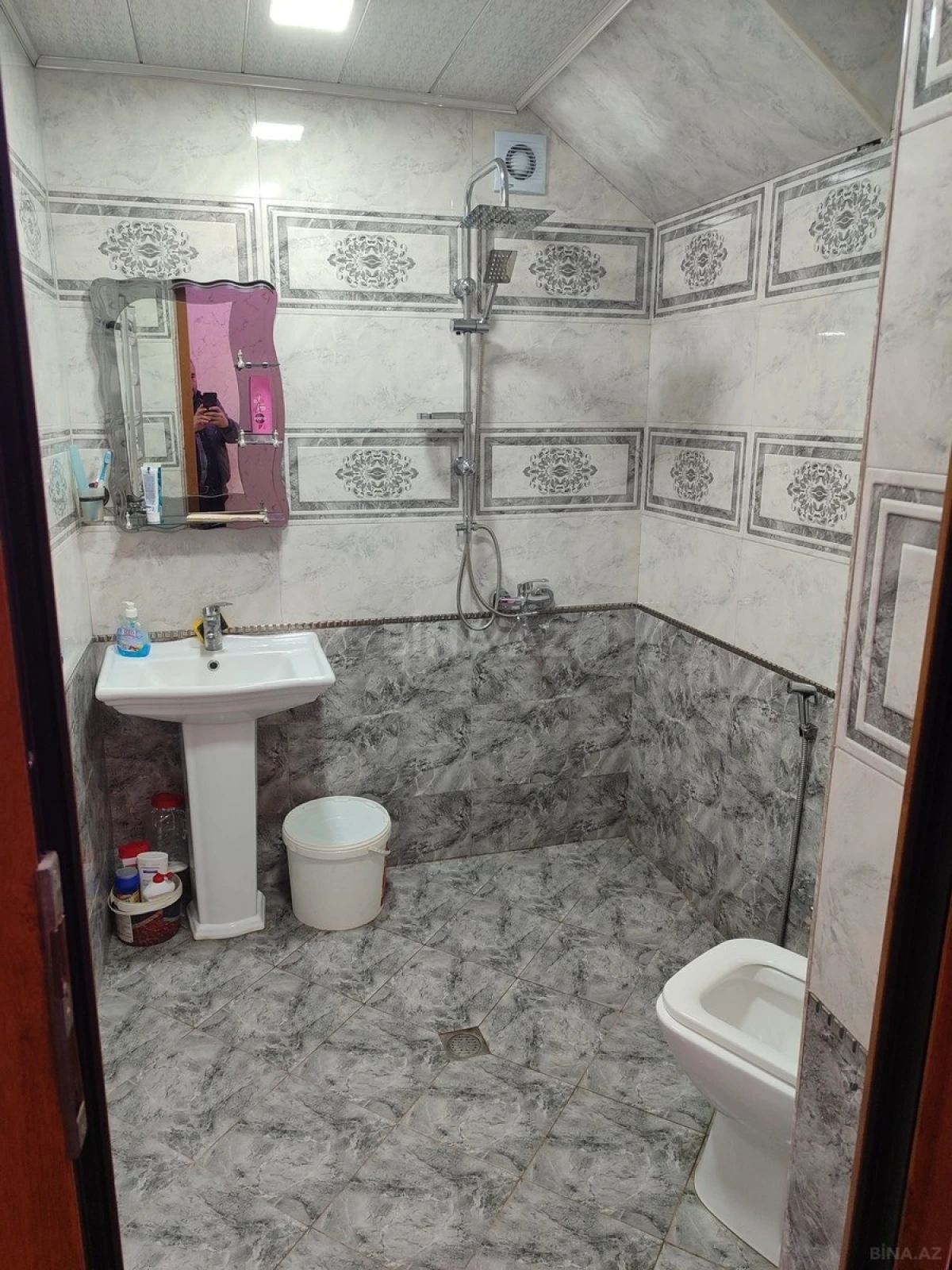 Satılır 4 otaqlı həyət evi 160 m²