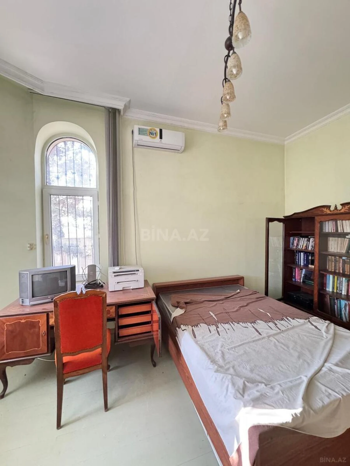 Satılır 7 otaqlı həyət evi 450 m²