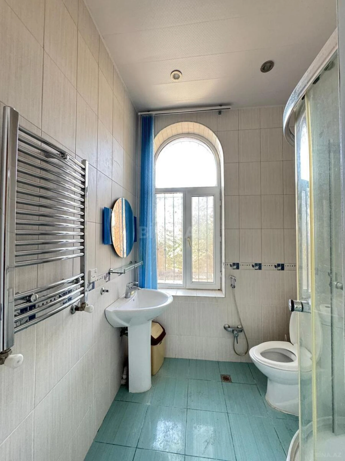 Satılır 7 otaqlı həyət evi 450 m²