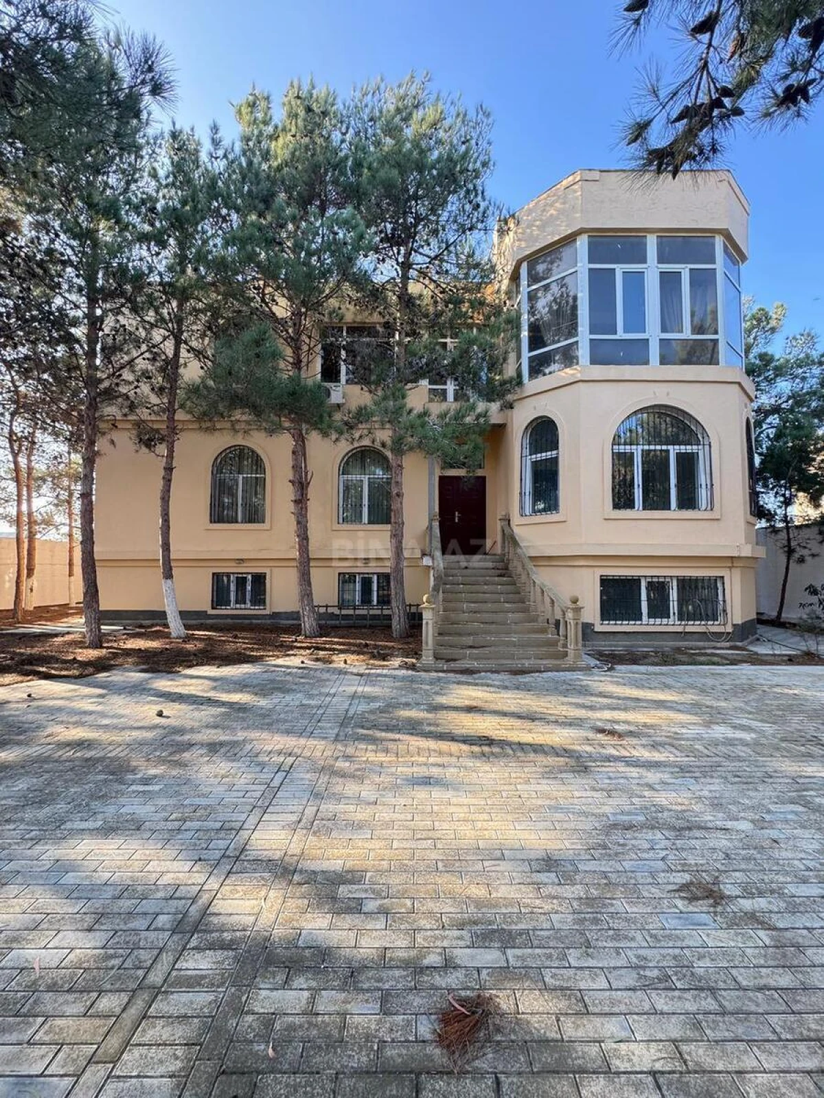 Satılır 7 otaqlı həyət evi 450 m²