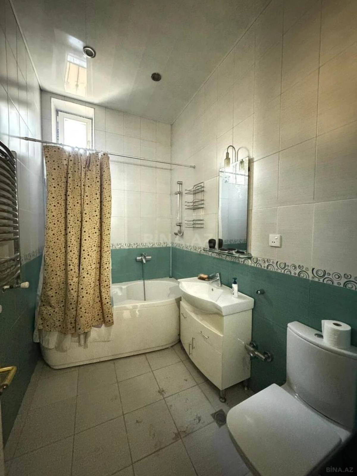 Satılır 7 otaqlı həyət evi 450 m²