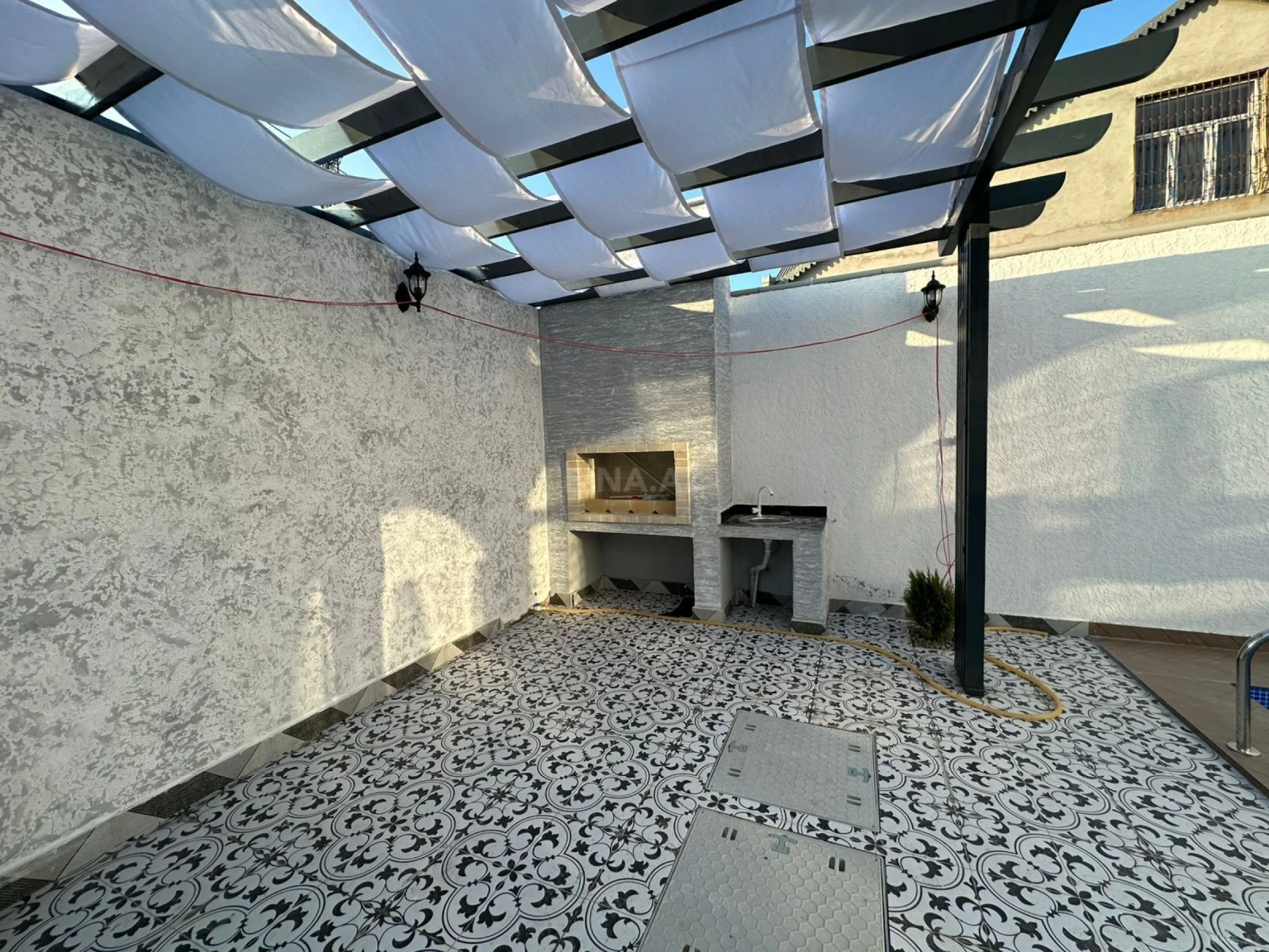 Satılır 4 otaqlı həyət evi 140 m²