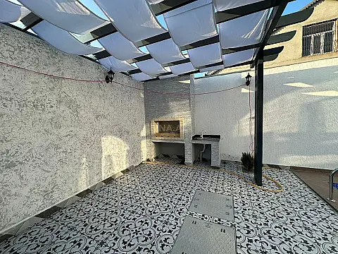 Satılır 4 otaqlı həyət evi 140 m²