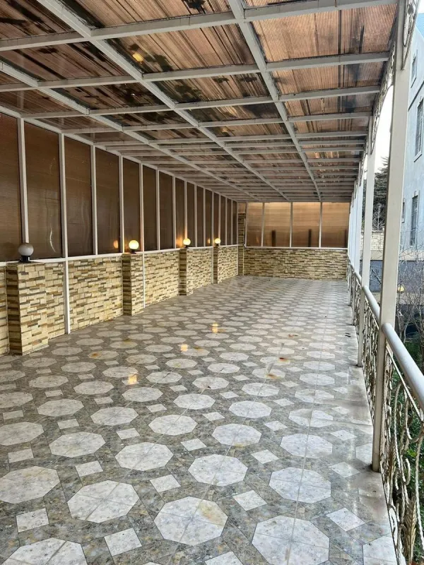 Satılır 20 otaqlı həyət evi 800 m²