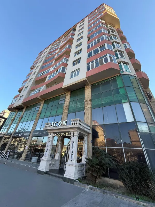 Satılır 2 otaqlı mənzil 110 m²