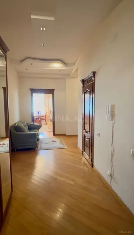 Satılır 2 otaqlı mənzil 110 m²