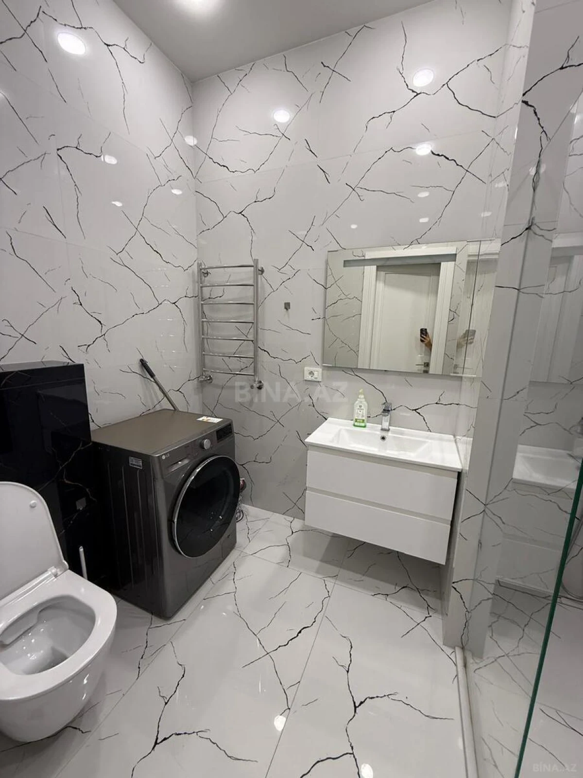 Kirayə verilir 2 otaqlı mənzil 77 m²