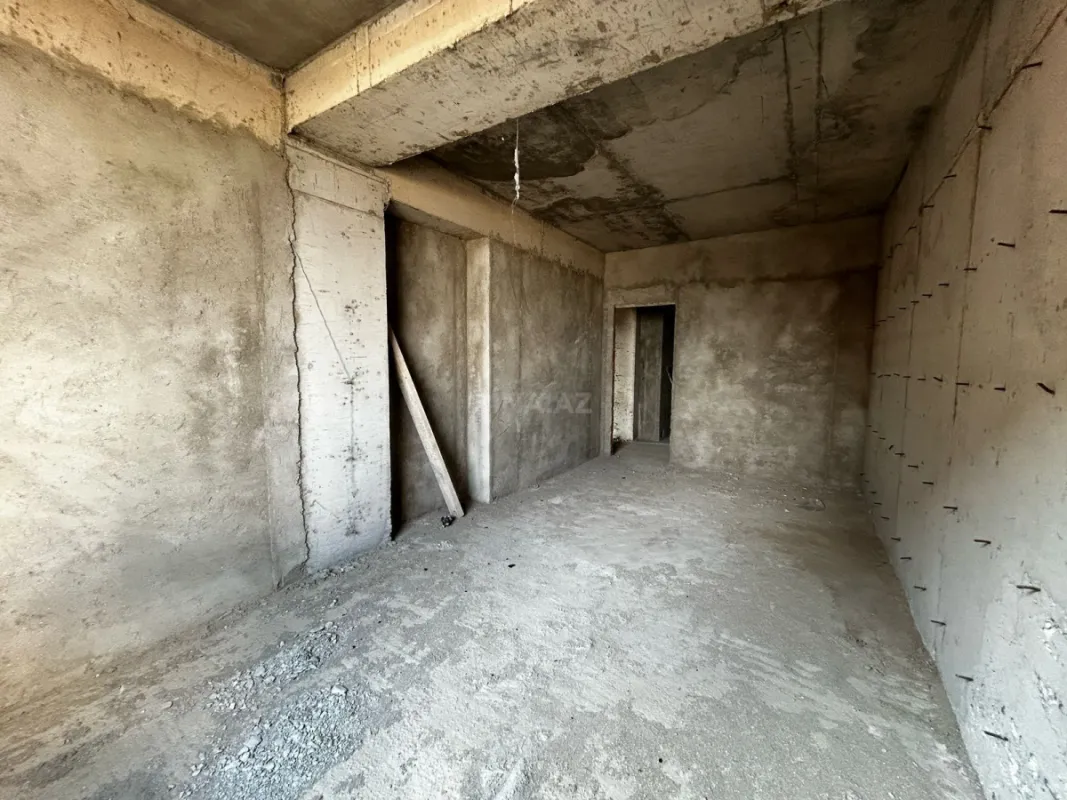 Satılır 2 otaqlı mənzil 111 m²