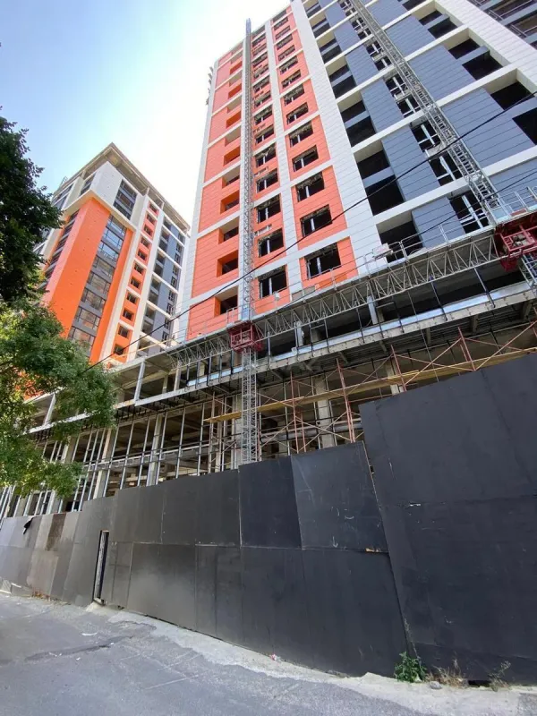 Satılır 2 otaqlı mənzil 111 m²