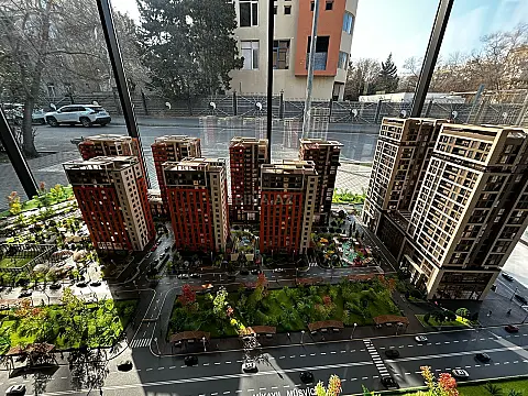 Satılır 2 otaqlı mənzil 111 m²