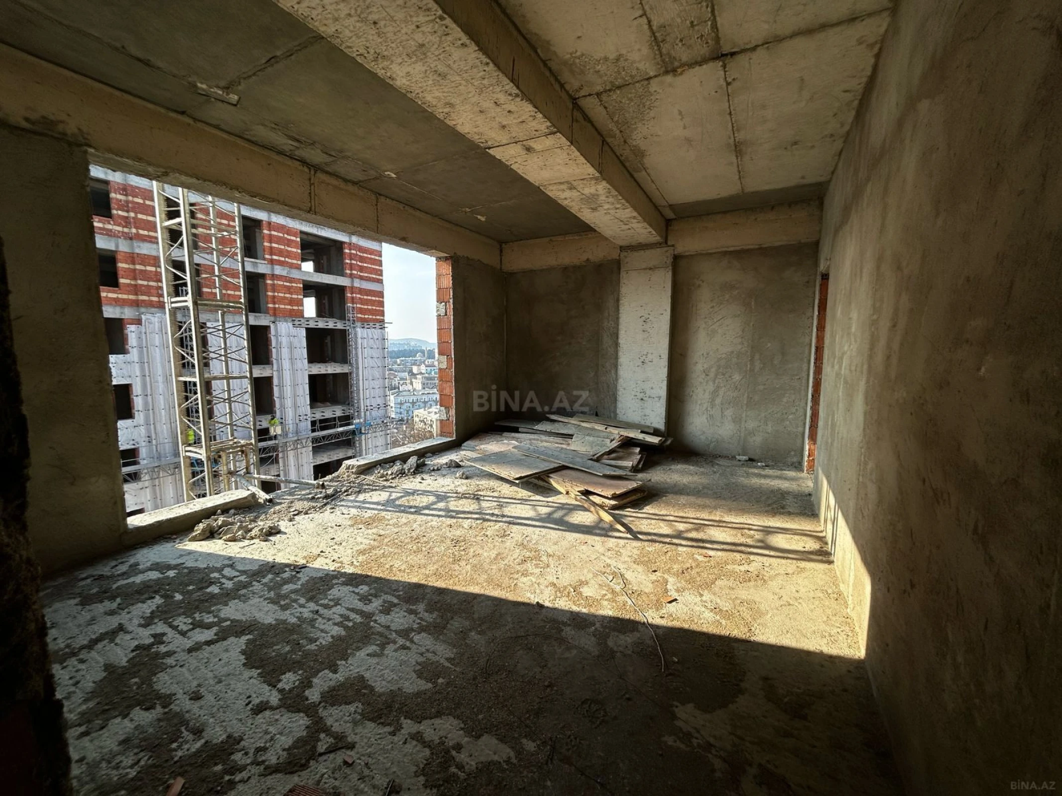 Satılır 2 otaqlı mənzil 111 m²