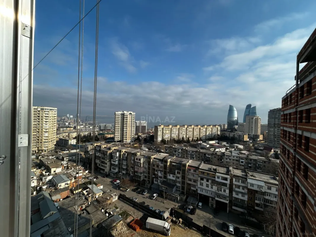 Satılır 2 otaqlı mənzil 111 m²