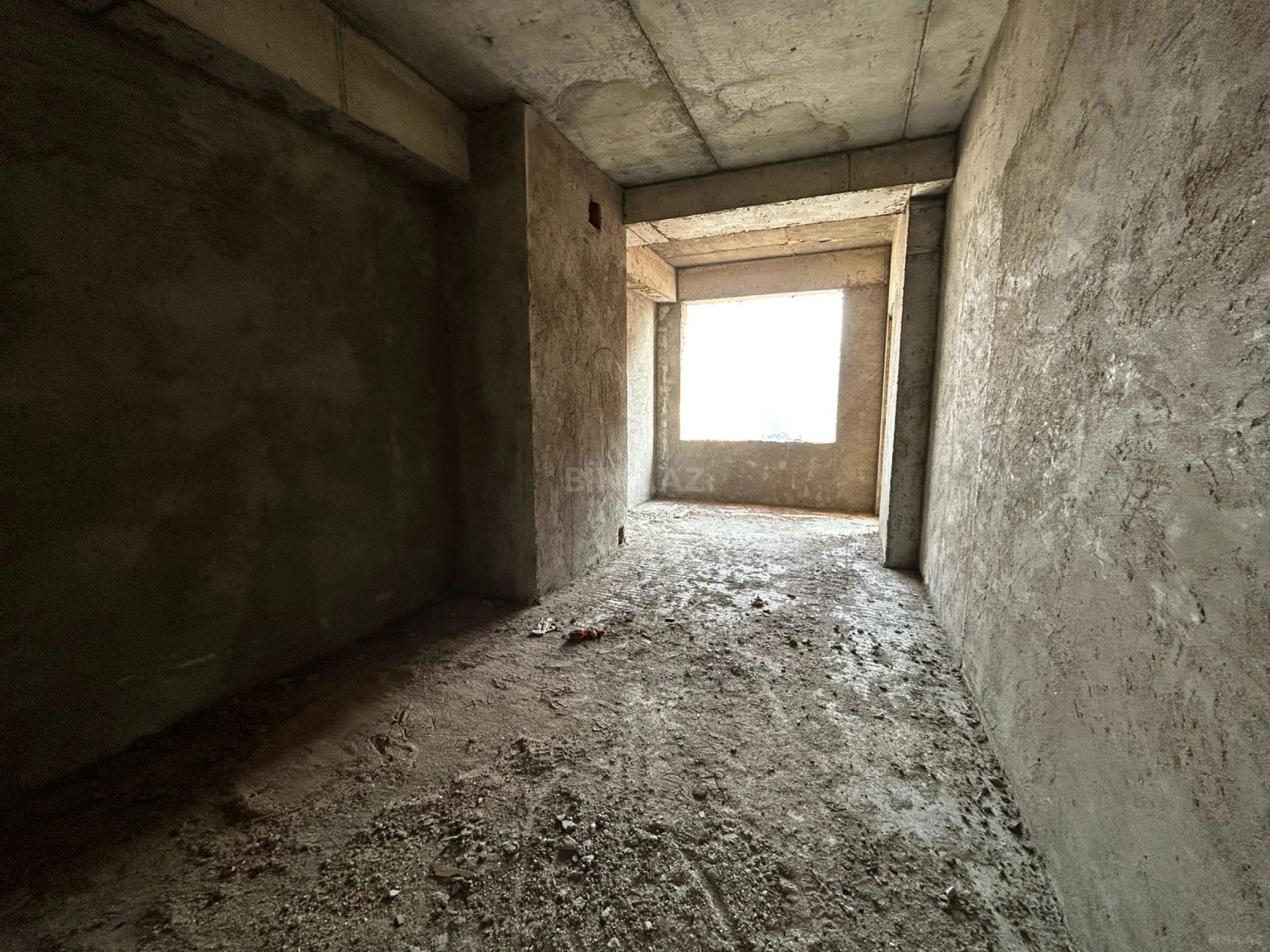 Satılır 2 otaqlı mənzil 111 m²