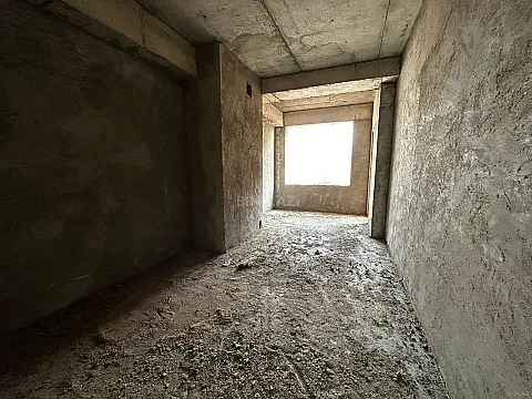 Satılır 2 otaqlı mənzil 111 m²