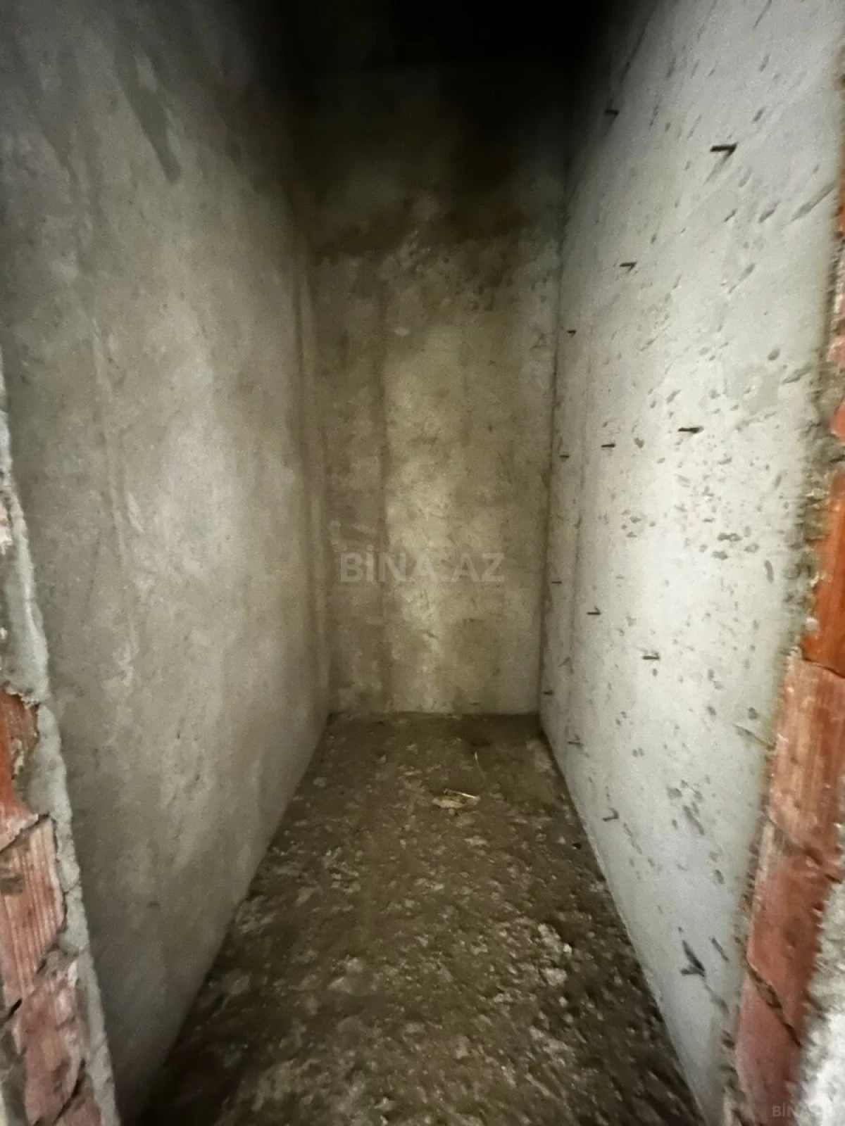 Satılır 2 otaqlı mənzil 111 m²