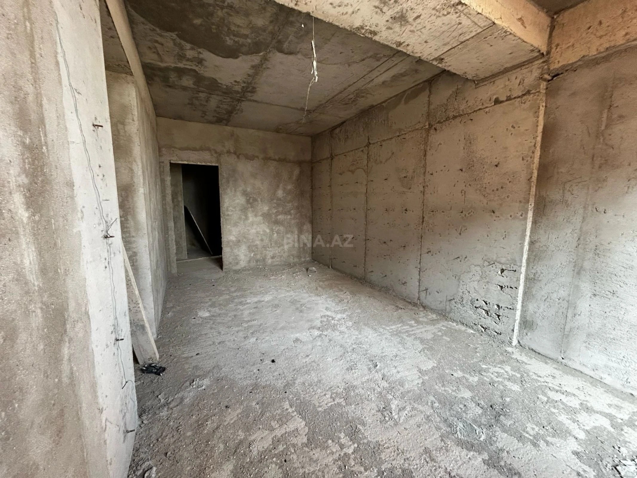 Satılır 2 otaqlı mənzil 111 m²