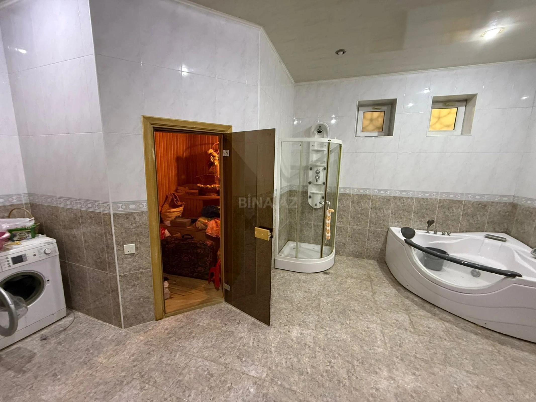 Satılır 8 otaqlı həyət evi 600 m²