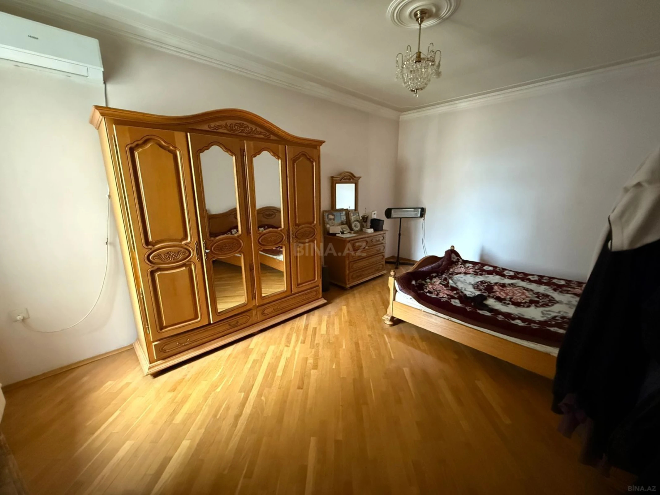 Satılır 8 otaqlı həyət evi 600 m²