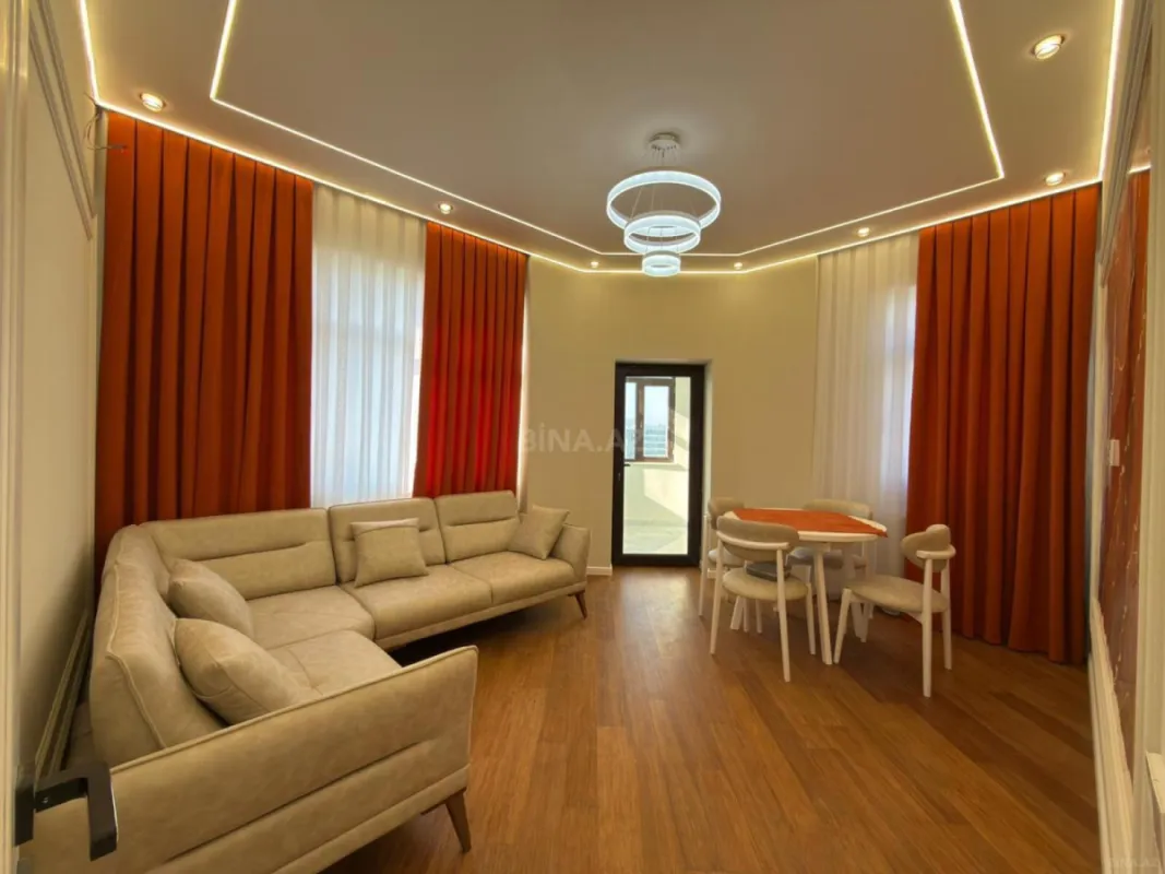 Satılır 2 otaqlı mənzil 76 m²