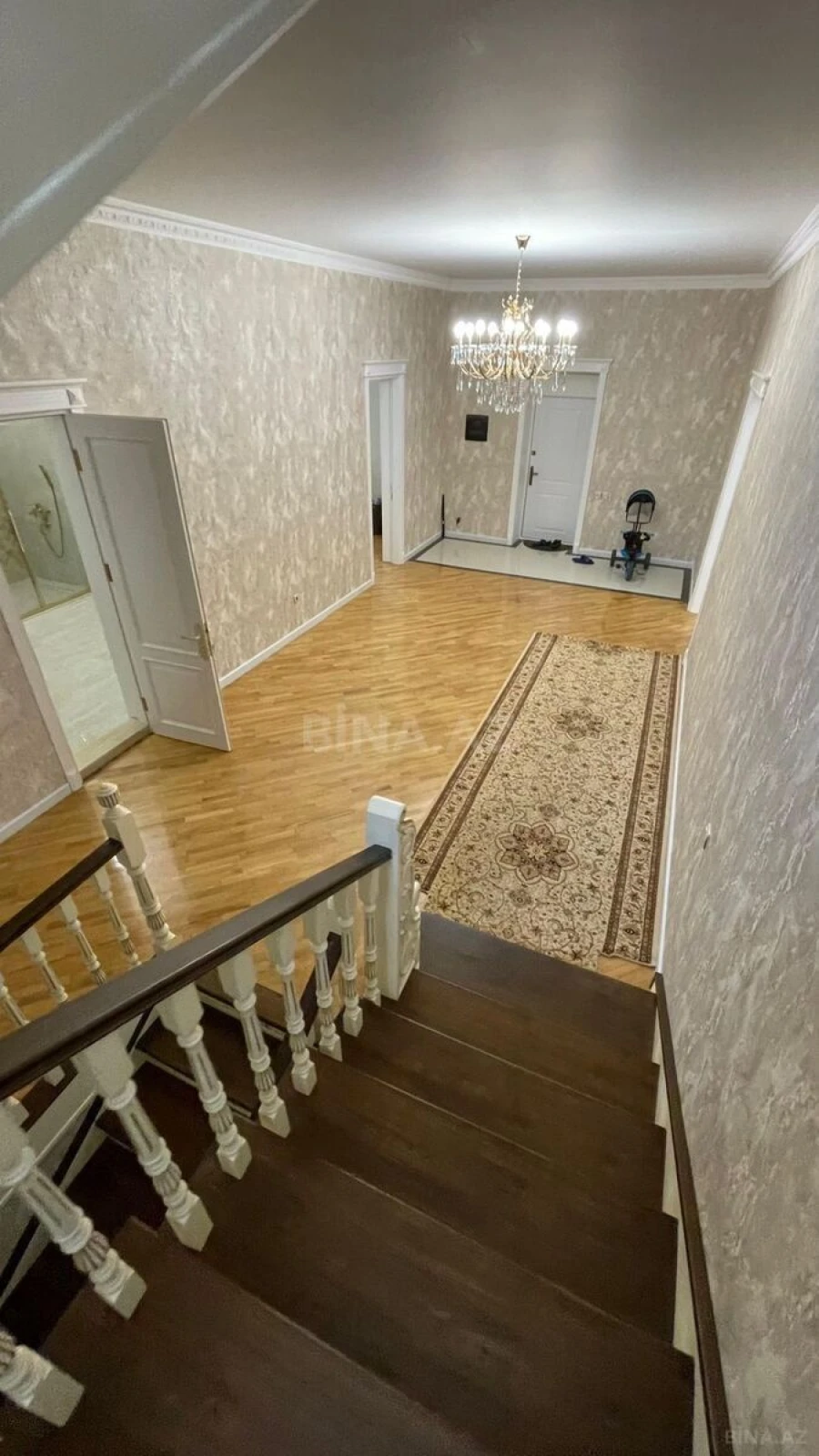 Satılır 8 otaqlı həyət evi 450 m²