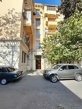 Satılır 3 otaqlı mənzil 93 m²