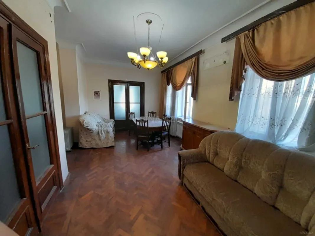 Satılır 3 otaqlı mənzil 93 m²