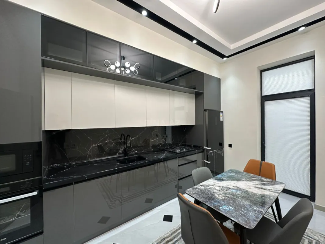 Satılır 4 otaqlı həyət evi 140 m²