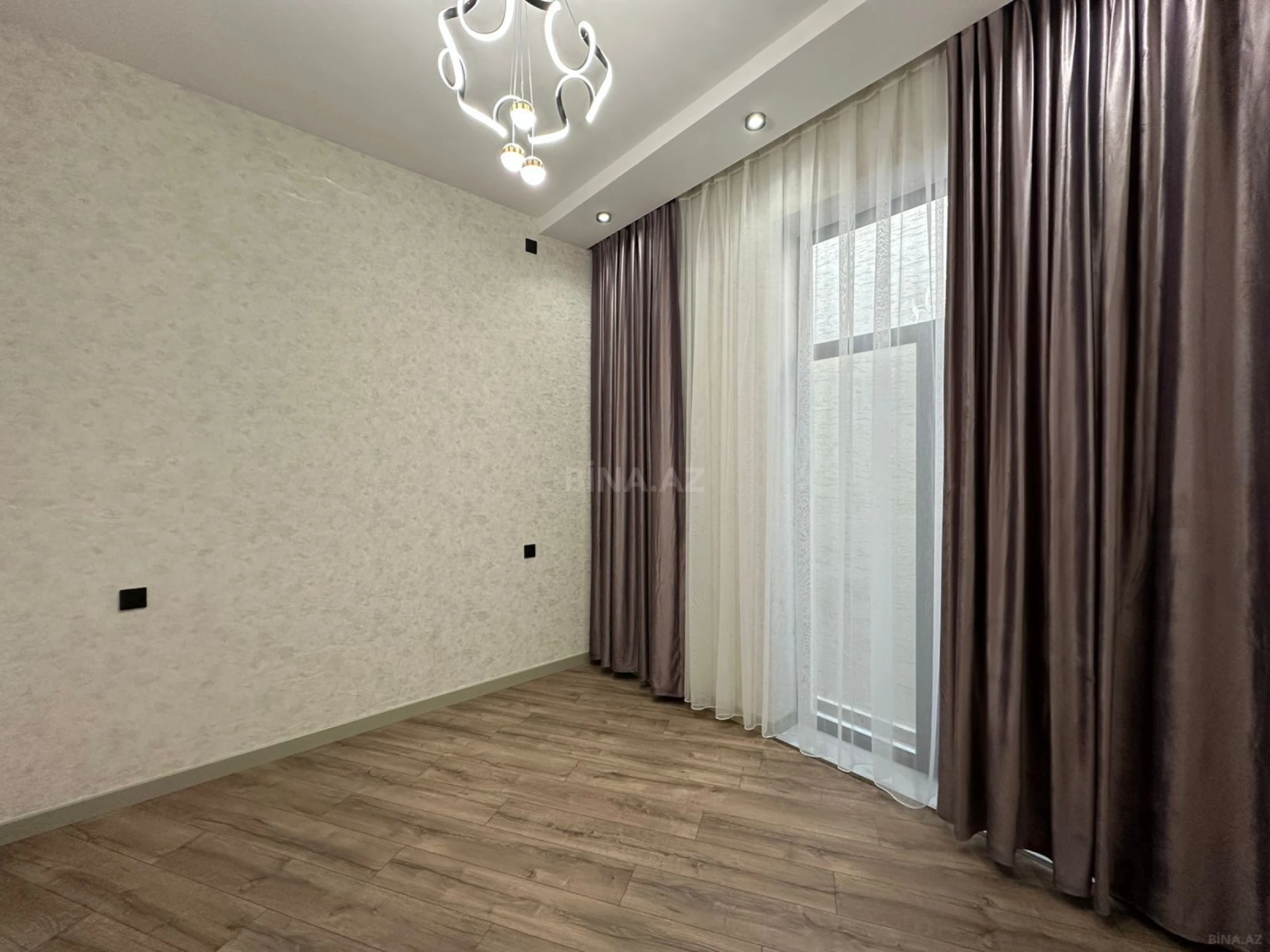Satılır 4 otaqlı həyət evi 140 m²