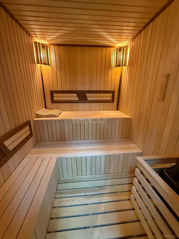 Satılır 7 otaqlı həyət evi 760 m²