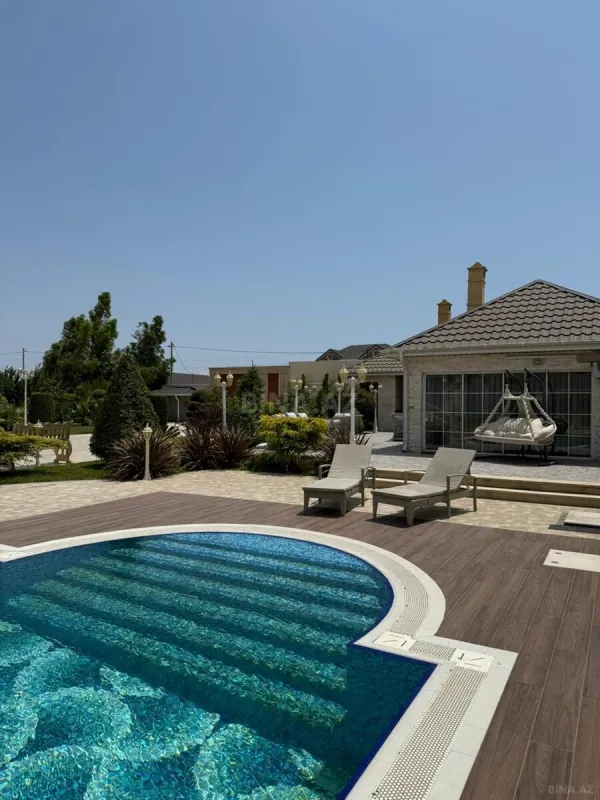 Satılır 7 otaqlı həyət evi 760 m²