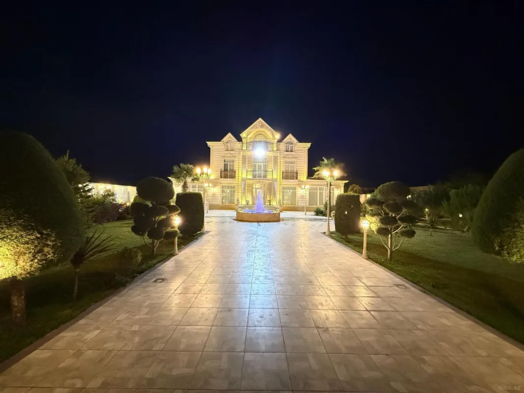 Satılır 7 otaqlı həyət evi 760 m²