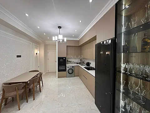 Satılır 3 otaqlı mənzil 135 m²
