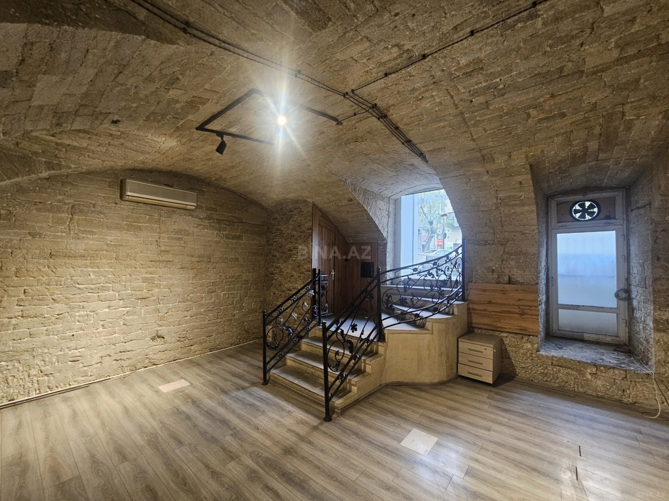 Kirayə verilir obyekt 80 m²