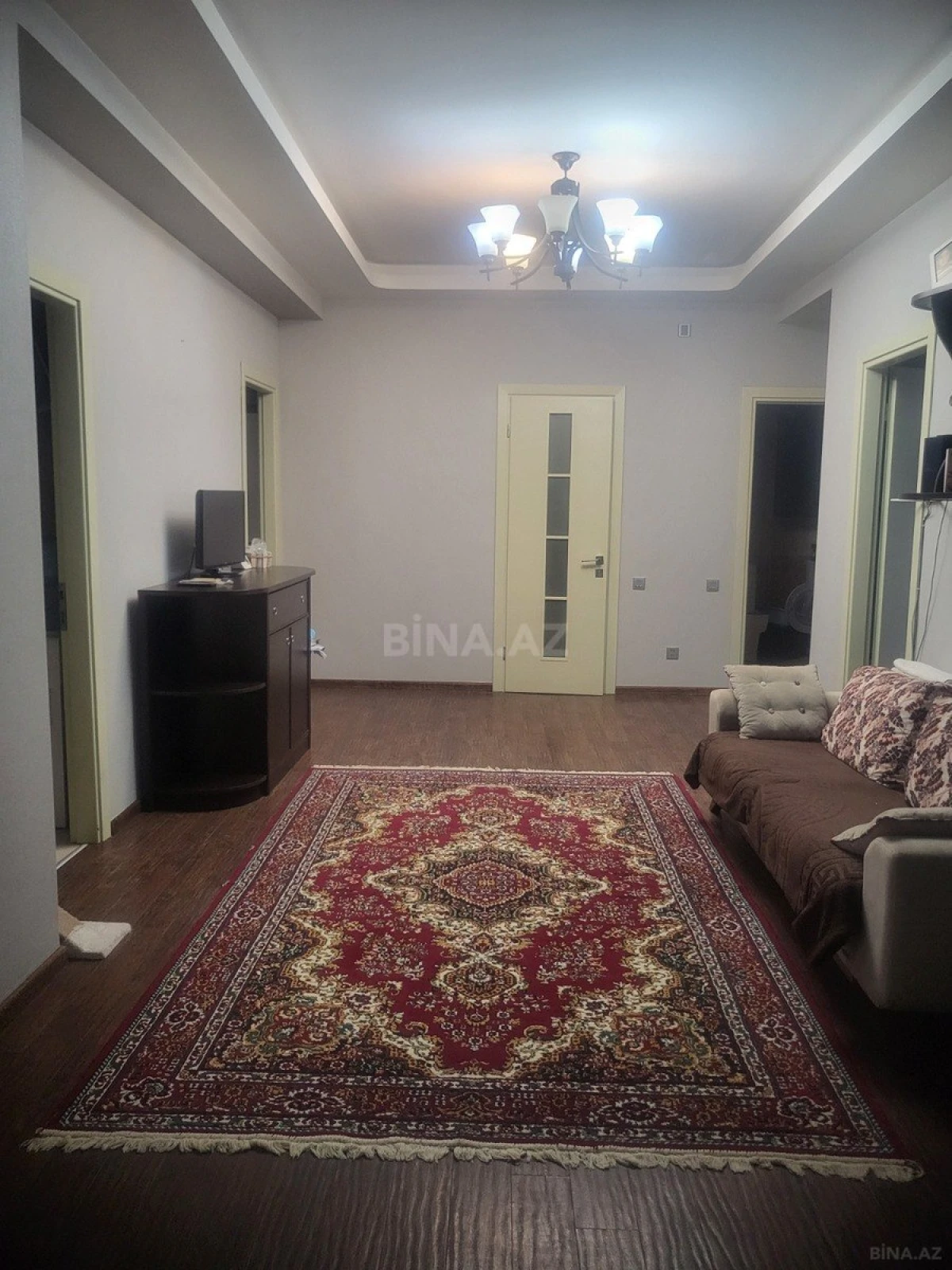 Satılır 4 otaqlı mənzil 178 m²