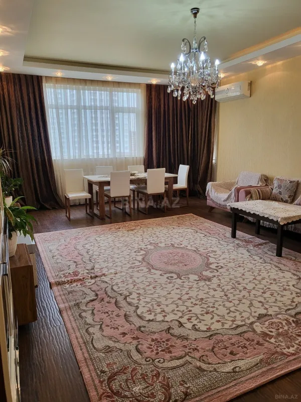 Satılır 4 otaqlı mənzil 178 m²