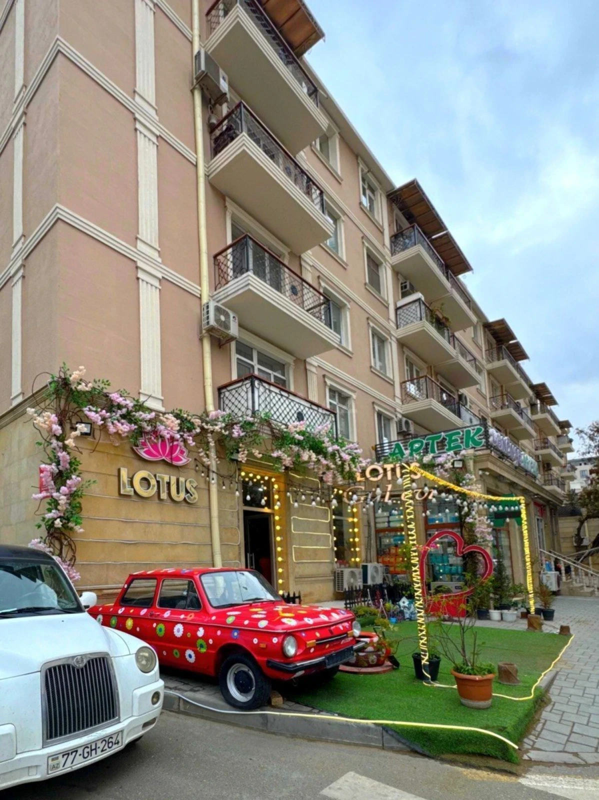 Satılır 2 otaqlı mənzil 52 m²