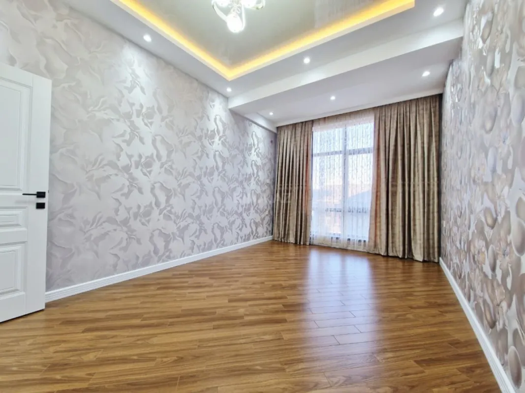 Satılır 2 otaqlı mənzil 85 m²